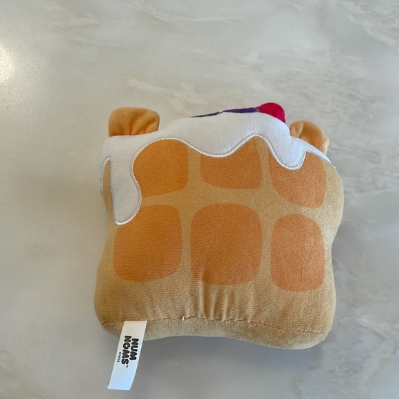 Num Noms 6 1/2” Willy Waffles Plush By Toy Factory - Picture 2 of 6